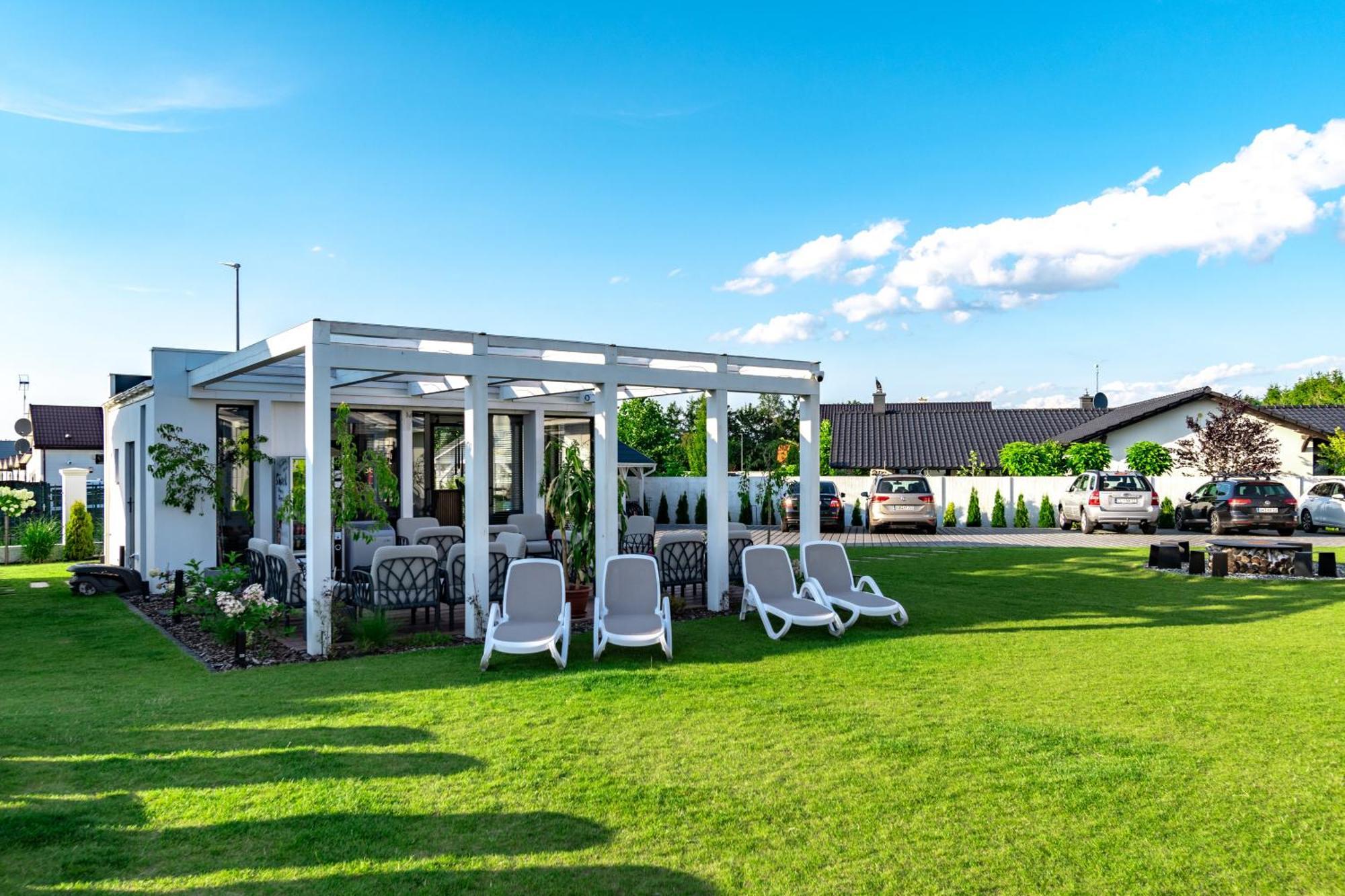 Family Resort Ustka - Domki Dwupoziomowe Z Basenem Eksteriør bilde