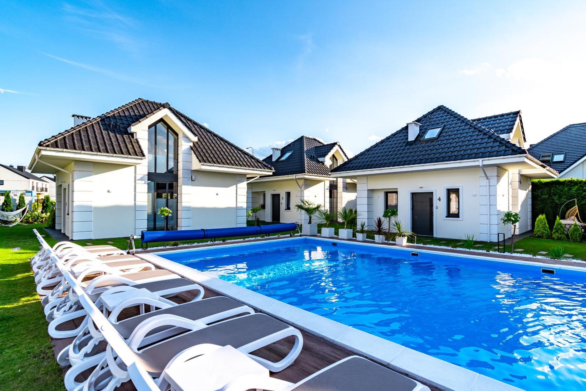 Family Resort Ustka - Domki Dwupoziomowe Z Basenem Eksteriør bilde